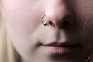 piercing no nariz