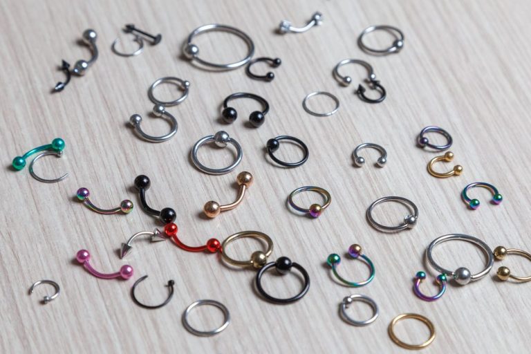 Qual melhor material para piercing? Aço Inoxidável, Titânio ou Ouro?