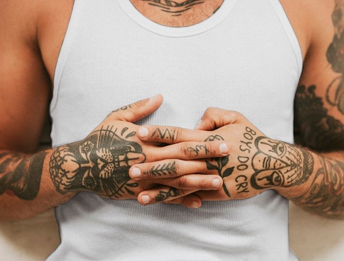 homem-tatuado-filho-01.