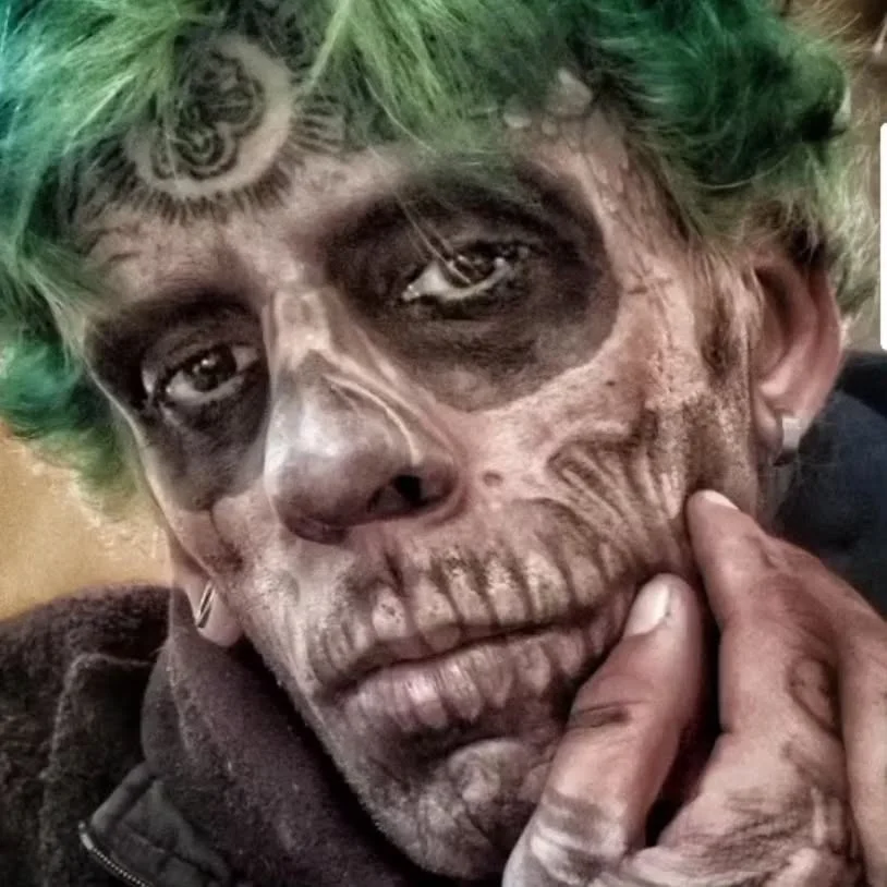 como-esta-o-homem-mais-tatuado-do-brasil-apos-5-sessoes
