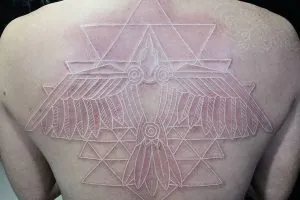 tatuagem tinta branca