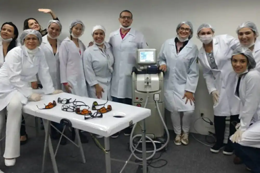 Torne-se um especialista em remoção de tatuagem e aumente sua renda especialista em remoção de tatuagem