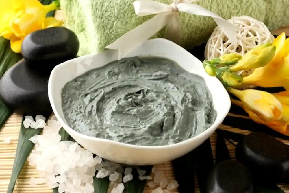 clarear tatuagem com argila de bentonita