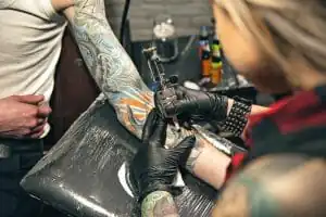 remover tatuagens coloridas