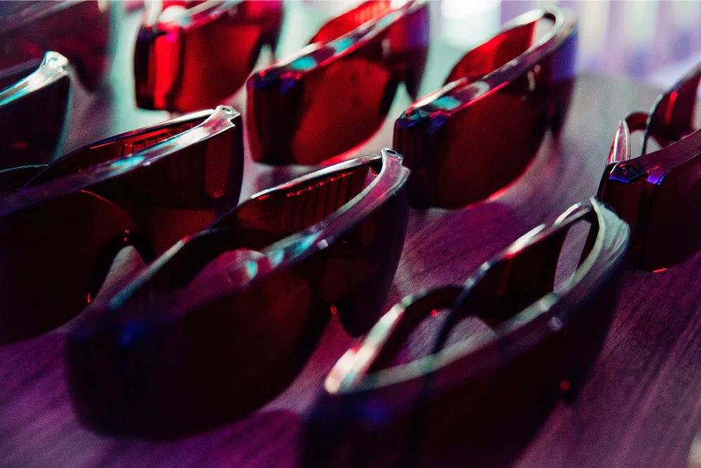 Qual óculos para laser preciso para trabalhar com segurança?