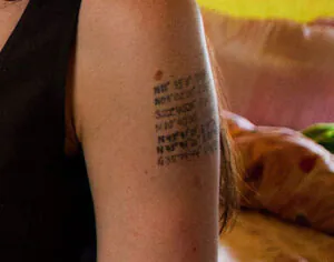 5-famosos-que-ja-removeram-tatuagem-e-voce-nao-sabia - Fonte: Divulgação 