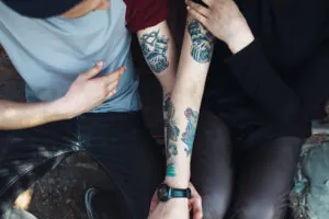 Remoção de tatuagens e relacionamento