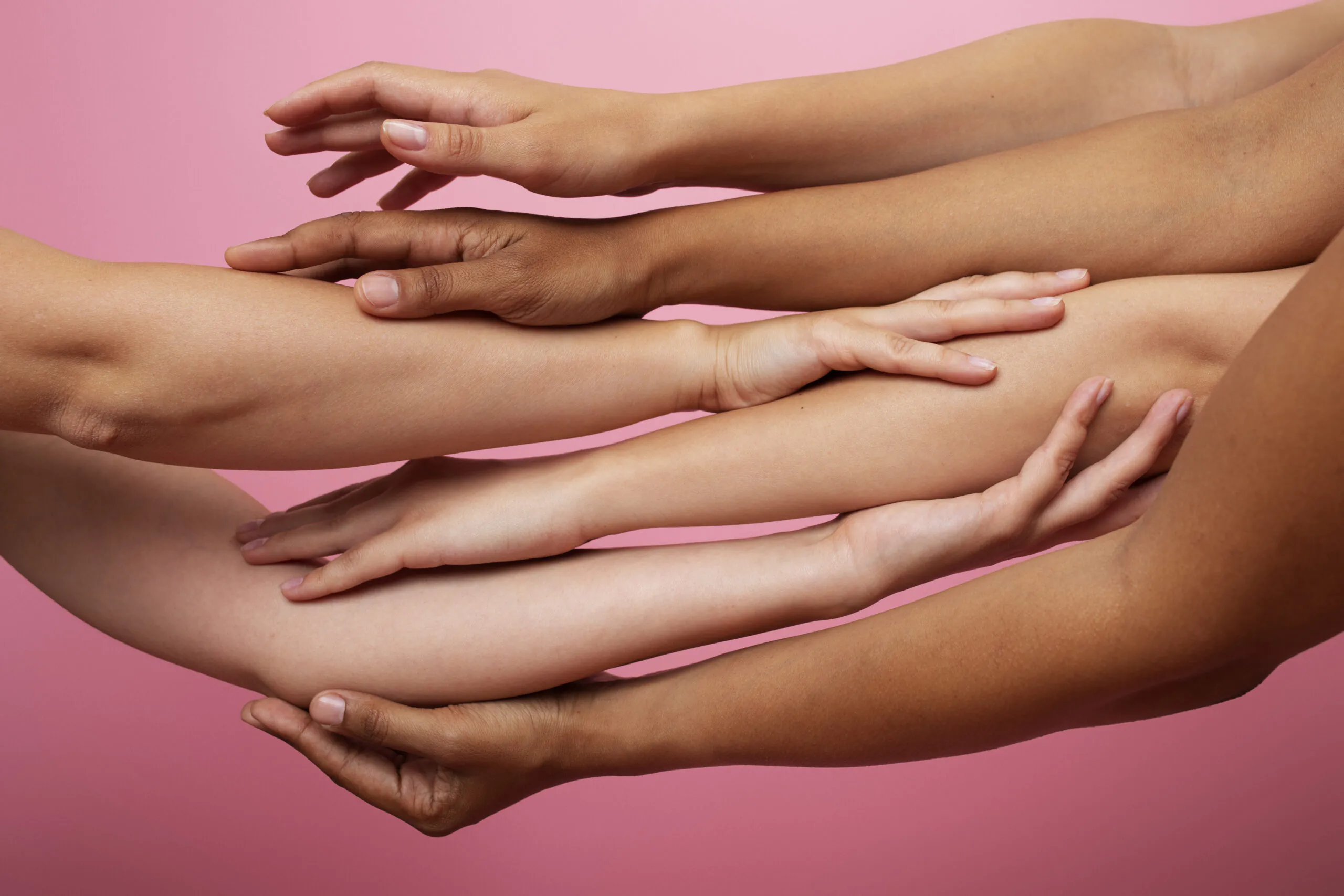 Tudo Sobre a Remoção de Tatuagem em Peles Claras, Morenas e Negras