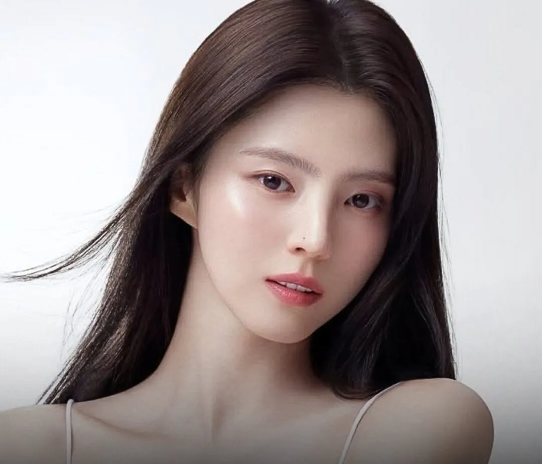 han-so-hee-precisou-remover-suas-tatuagens-para-seguir-a-carreira-de-atriz Foto: Reprodução do Instagram